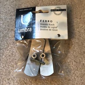 Umbra Ferro Knob in Nickel Finish